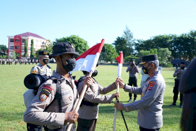 198 Bintara Remaja Ditsamapta Polda NTT Jalani Tradisi Pembaretan, Kapolda NTT : Kegiatan ini Dalam Rangka Memupuk Jiwa Korsa dan Tingkatkan Motivasi Diri