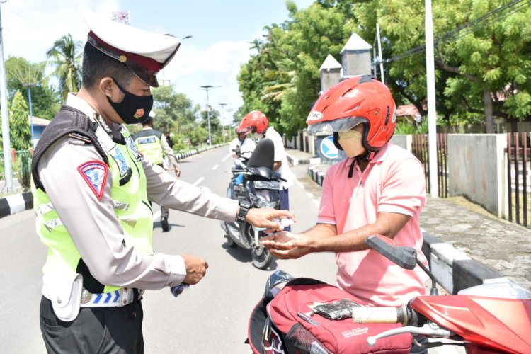 Ops Aman Nusa II, Cegah Penyebaran Covid-19 Sat Lantas Polres Lembata Tingkatkan Himbauan Protkes Kepada Pengendara.