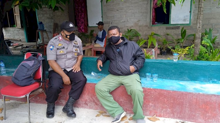 Patroli KRYD Dan Sambangi Linmas Kanit SPKT Polsek Nagawutung Menghimbau Agar Bersama-sama Jaga Kamtibmas.