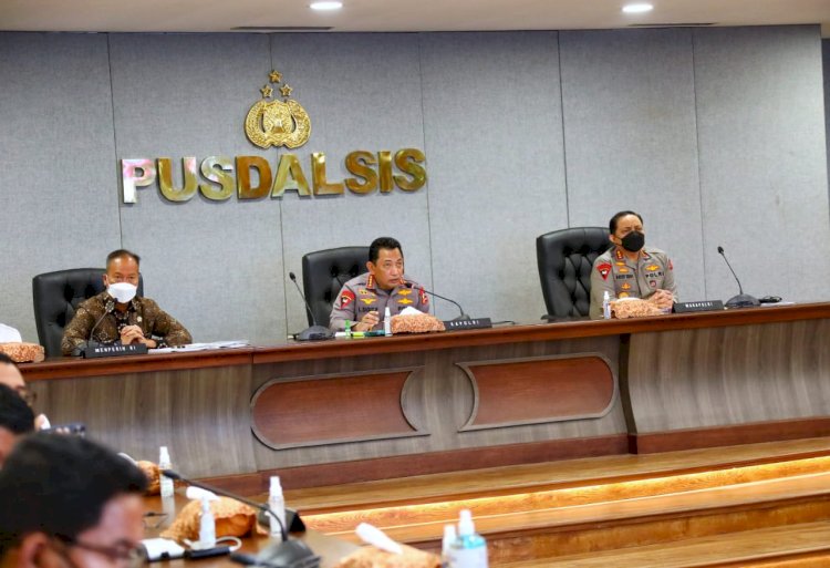 Kapolri Bentuk Satgas Gabungan Awasi Produksi dan Distribusi Selama 24 Jam: Pastikan Stok Minyak Curah Tersedia