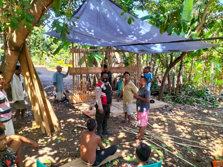 Bhabinkamtibmas Sambangi Warga Kecamatan Wulandoni.