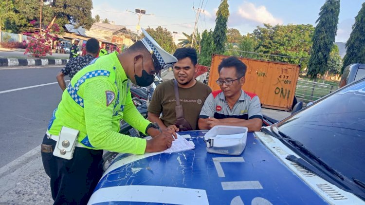 Pelaksanaan Operasi Zebra Hari Ke 5 SatLantas Polres Lembata Tindak Tegas Setiap Pelanggar.