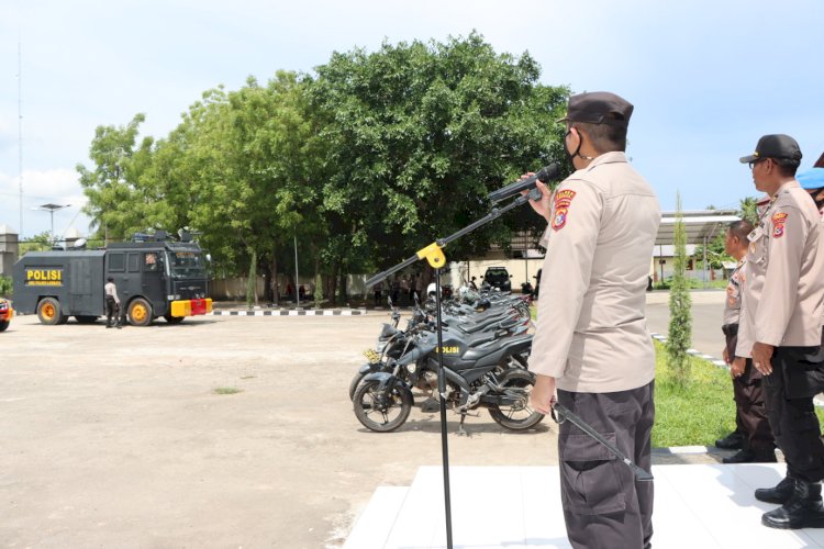 Pemeriksaan Kendaraan Dinas, Kapolres Lembata Ingatkan Agar Rutin Lakukan Perawatan.