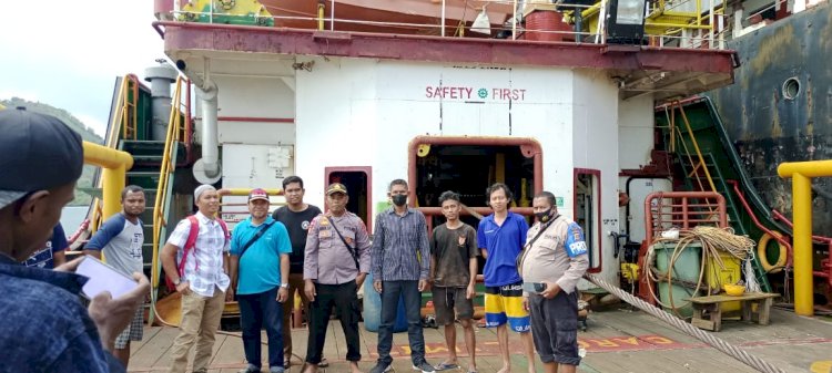 TANGGAP CEPAT POLSEK BUYASURI UPAYA PENYELAMATAN ( RESCUE ) DI LAUT.