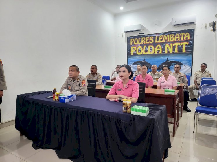 Kapolres Lembata Beserta PJU Dan Bhayangkari Cabang Lembata Ikut Rayakan Natal Dan Tahun Baru Serentak Bersama Kapolri