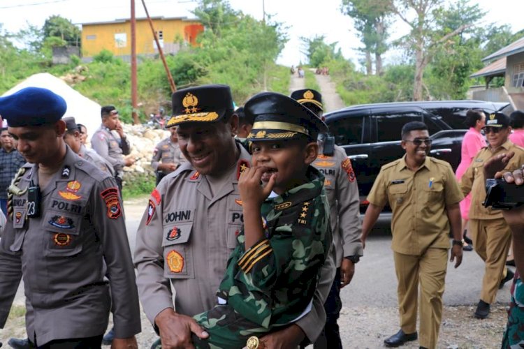 Kapolda NTT menyebut Caesar Hendrik Meo Tnunay atau yang biasa di sapa Nono sebagai Bintang dari Selatan Indonesia.