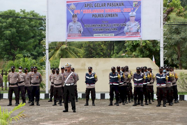 Waka Polres Lembata Pimpin Apel Gelar Pasukan Operasi Keselamatan Turangga Tahun 2023