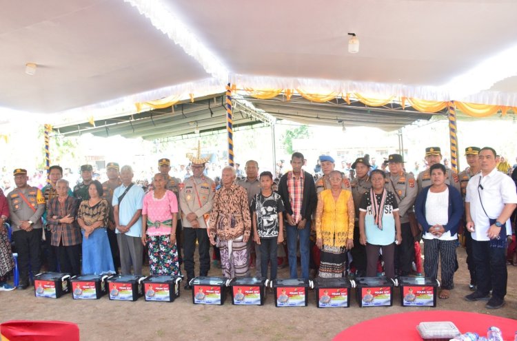 Polda NTT Menebarkan Kasih dalam Kegiatan Bakti Sosial, Kesehatan, dan Rohani di Kecamatan Sulam