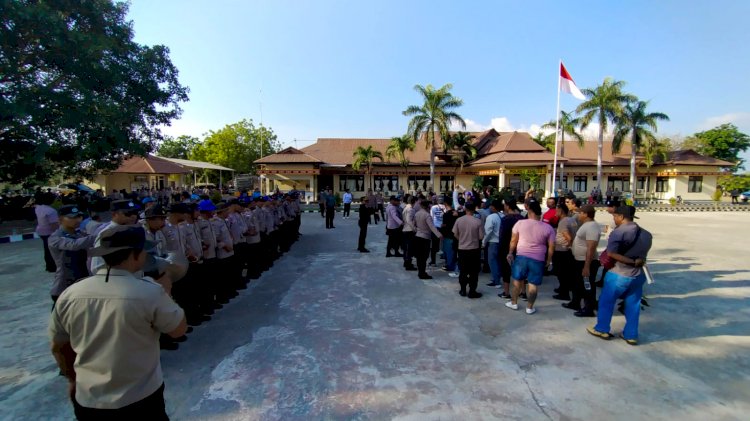 Kapolres lembata pimpin latihan persiapan sispamkota