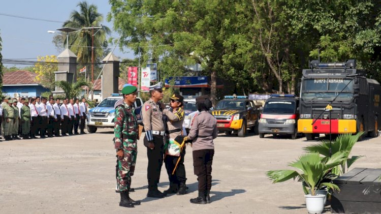 Upacara Gelar Pasukan Mantap Brata 2023-2024; Kapolres Lembata ; Anggota Polres Lembata siap wujudkan pemilu aman dan damai di lembata