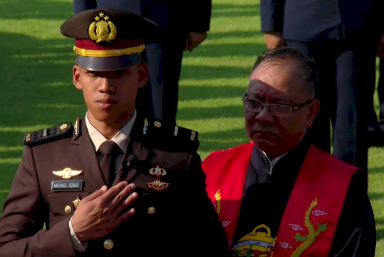 *RILIS SSDM POLRI* *Michael Josua, Perwira Remaja Polri Pertama dan Satu-satunya Penganut Konghucu yang dilantik Presiden Jokowi*