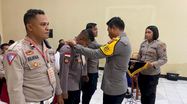 Pimpin Latihan Pra Operasi Ketupat Turangga 2025, Kapolres Lembata Tekankan Kerja Profesional Seluruh Anggota