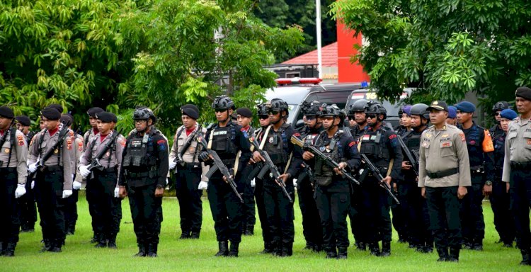 *Pastikan Pengamanan Hari Raya Idul Fitri 1446 H Lancar, Kapolda NTT Pimpin Apel Gelar Pasukan Operasi Ketupat 2025*