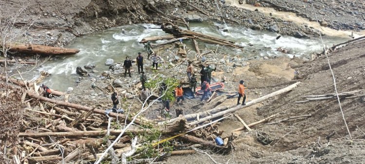 Hari Ini Tim Gabungan Temukan 6 Korban Banjir Bandang di Pegunungan Arfak, Pencarian Dilanjutkan Besok