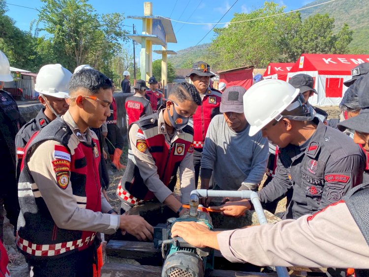 *Polda NTT Beri Bantuan Dinamo Air dan Perbaiki Sumur Demi Penuhi Kebutuhan Air Bersih Pengungsi Posko Konga*