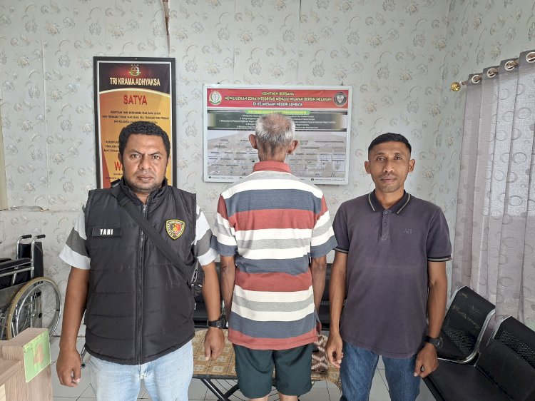 Satreskrim Polres Lembata Limpahkan Tersangka dan Barang Bukti Kasus Pencabulan Anak ke Kejaksaan Negeri Lembata.