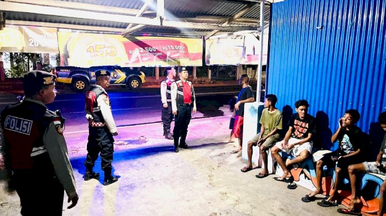 PATROLI PERINTIS PRESISI POLRES LEMBATA HADIR DI MALAM HARI, WUJUDKAN RASA AMAN DAN NYAMAN BAGI MASYARAKAT.