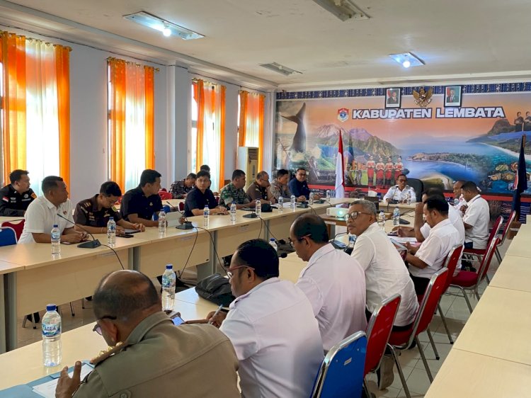 Kapolres Lembata Hadiri Rapat Forkopimda, Bahas Penegakan Hukum BBM Bersubsidi dan Pengendalian Harga Beras.