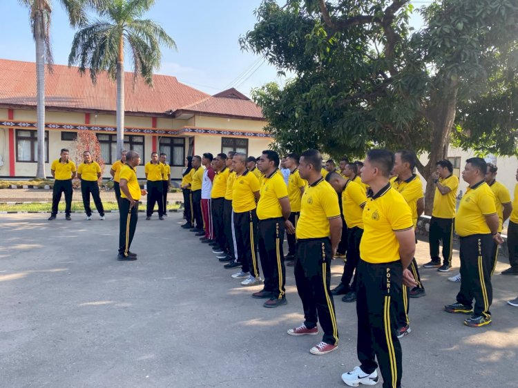 Jaga Kebugaran dan Kesehatan, Kapolres Lembata Bersama Personel Rutin Laksanakan Olahraga Pagi.
