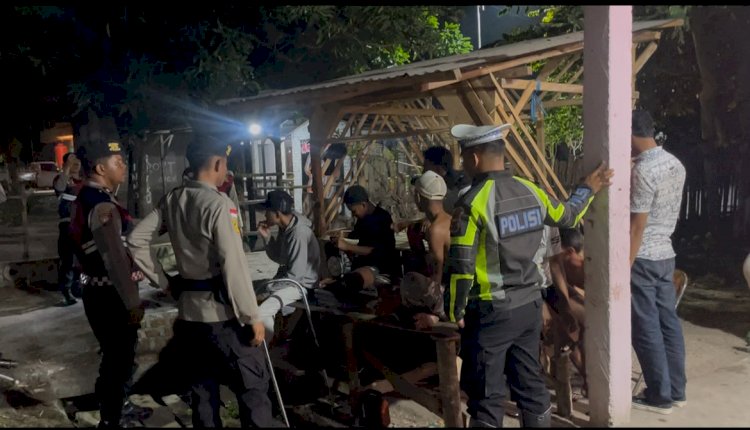 Patroli Cipta Kondisi, Polres Lembata Hadir untuk Menjaga Keamanan dan Ketertiban Masyarakat pada Malam Hari