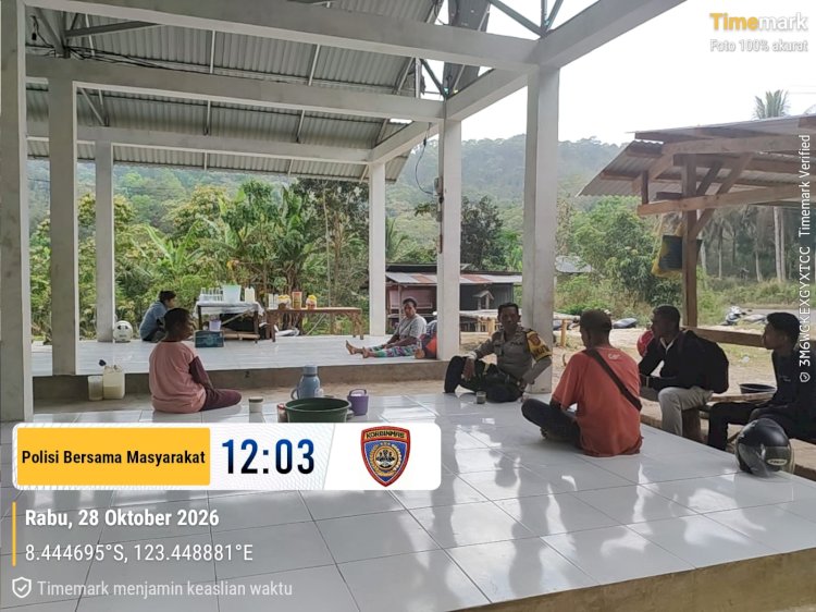 Polisi Kumpul Bersama Masyarakat, Bhabinkamtibmas Polres Lembata Ajak Warga Jaga Kamtibmas dan Waspada Bencana.