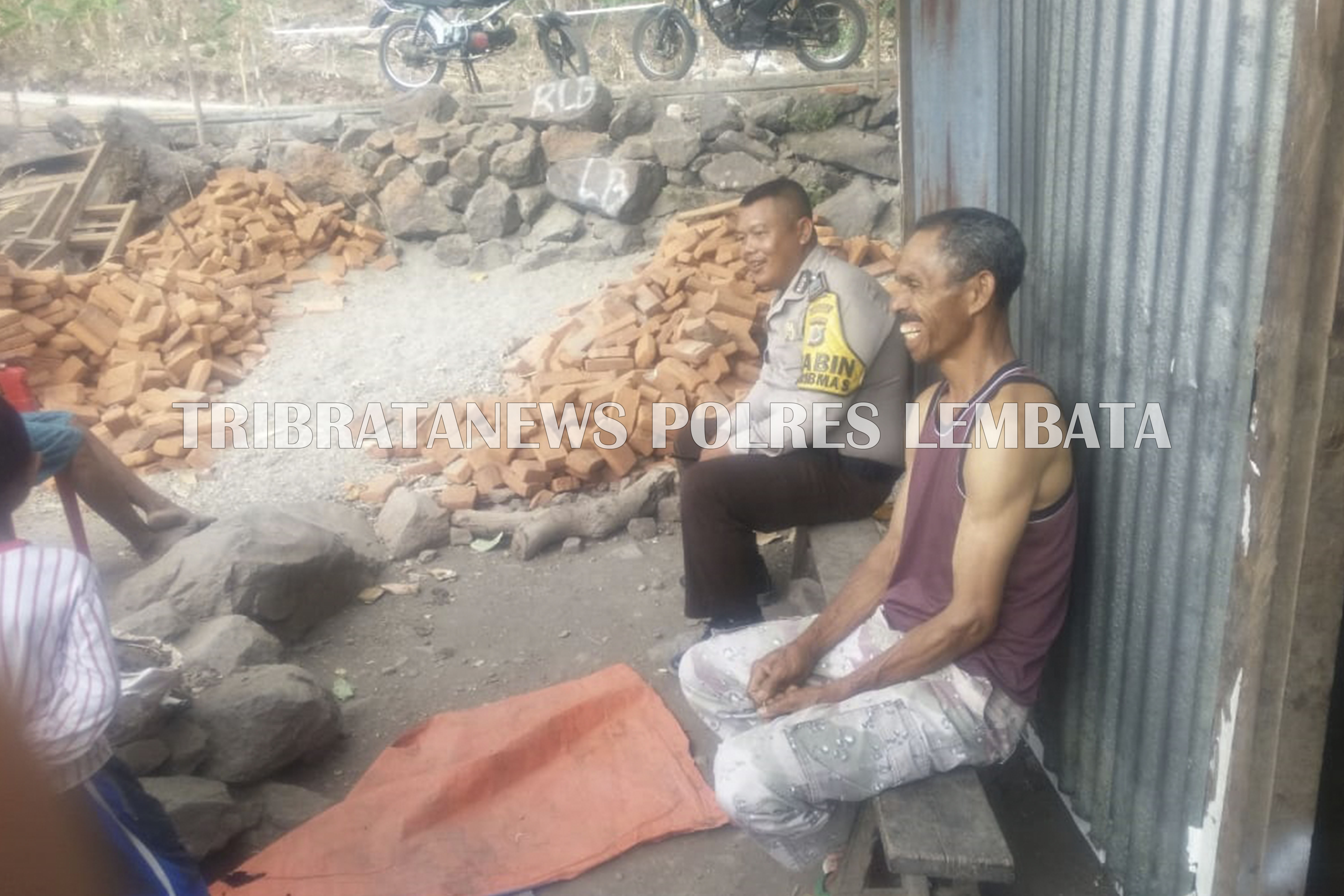 JAGA SITUASI KAMTIBMAS BHABINKAMTIBMAS DESA LITE ULUMADO GIAT SAMBANGI MASYARAKAT