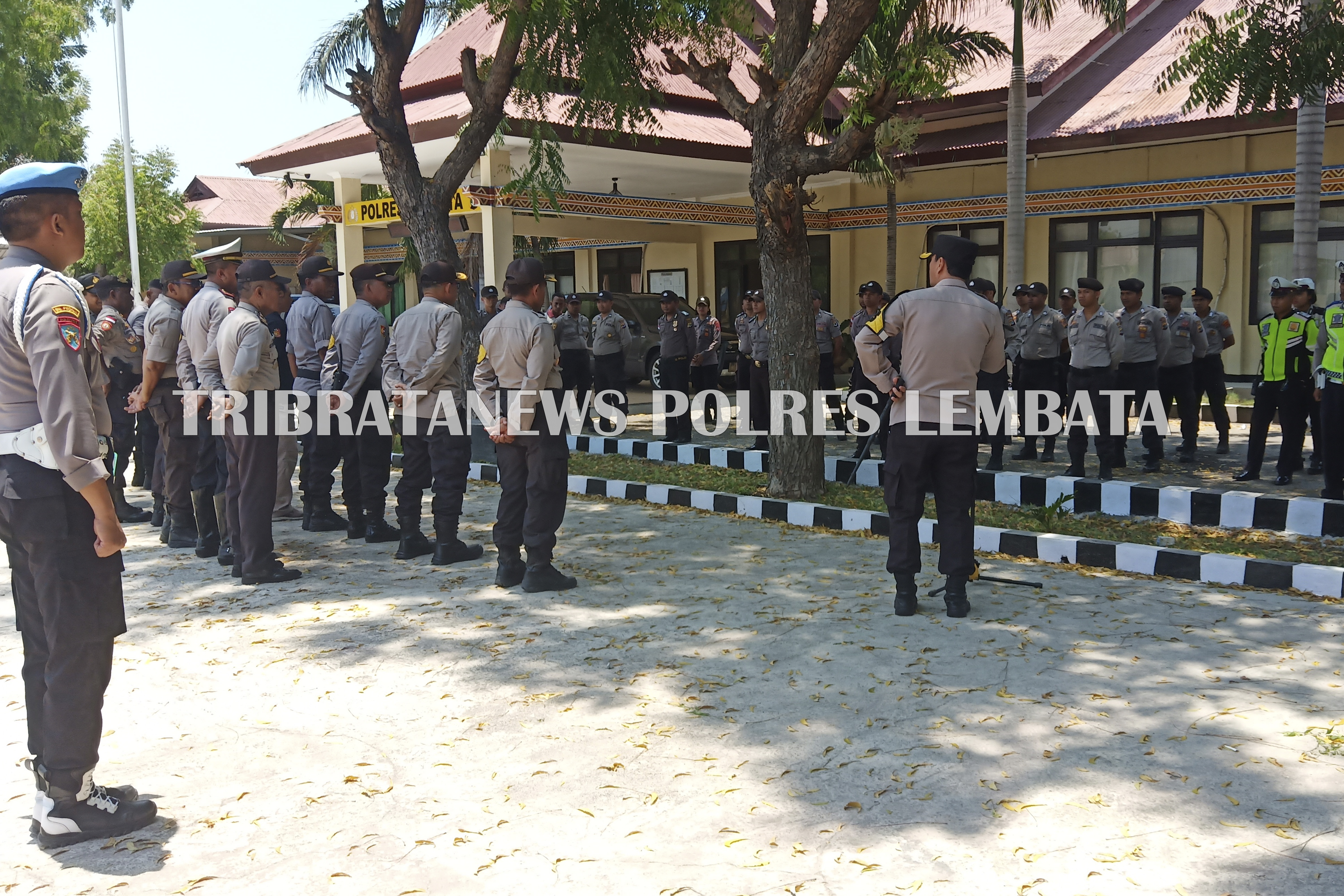 POLRES LEMBATA SIAGA 1, KAPOLRES LEMBATA MENGECEK KESIAP SIAGAAN ANGGOTA POLRES LEMBATA