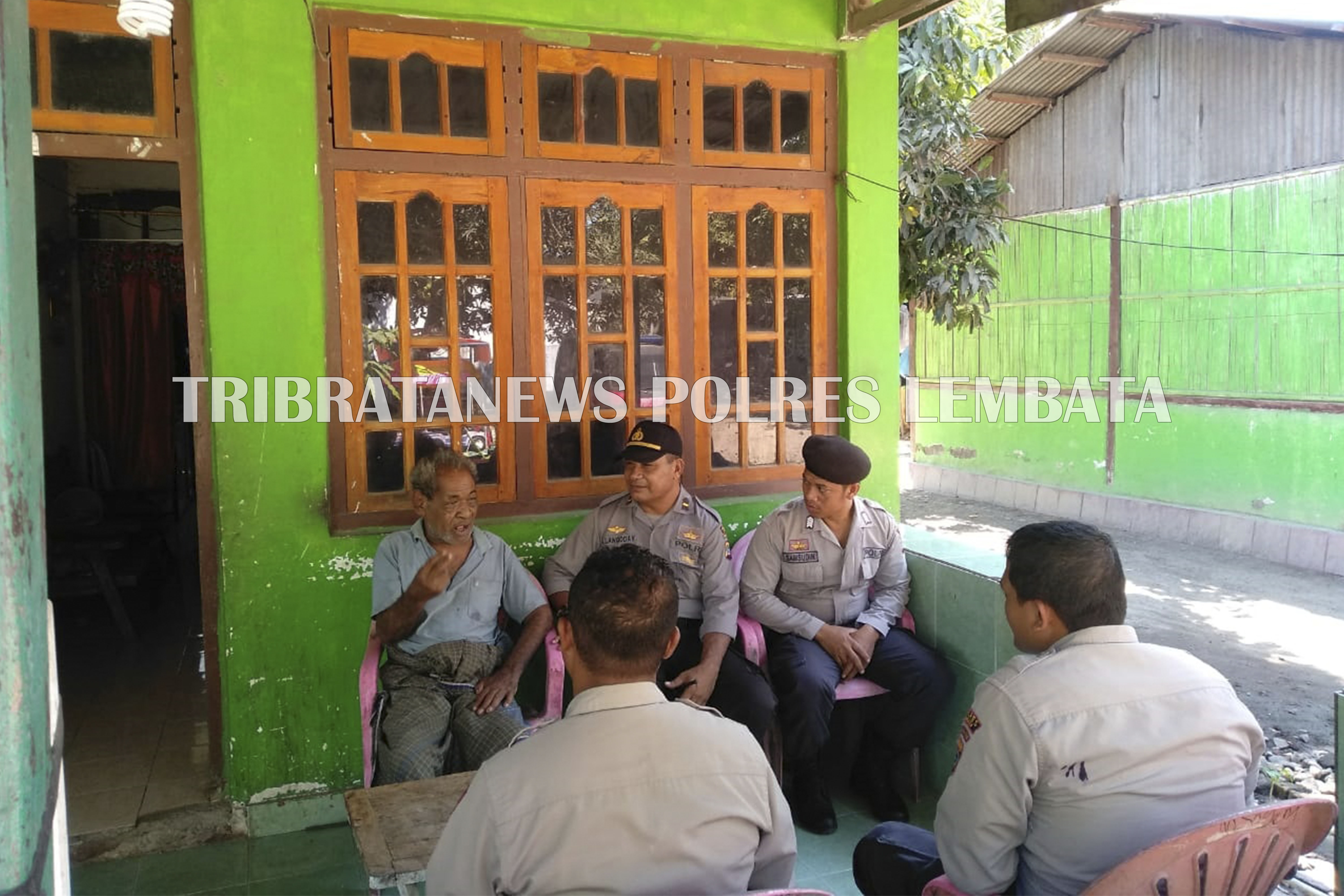 DALAM RANGKA HUT TNI, SATUAN BINMAS POLRES LEMBATA, SILATURAHMI KE RUMAH PURNAWIRAWAN TNI