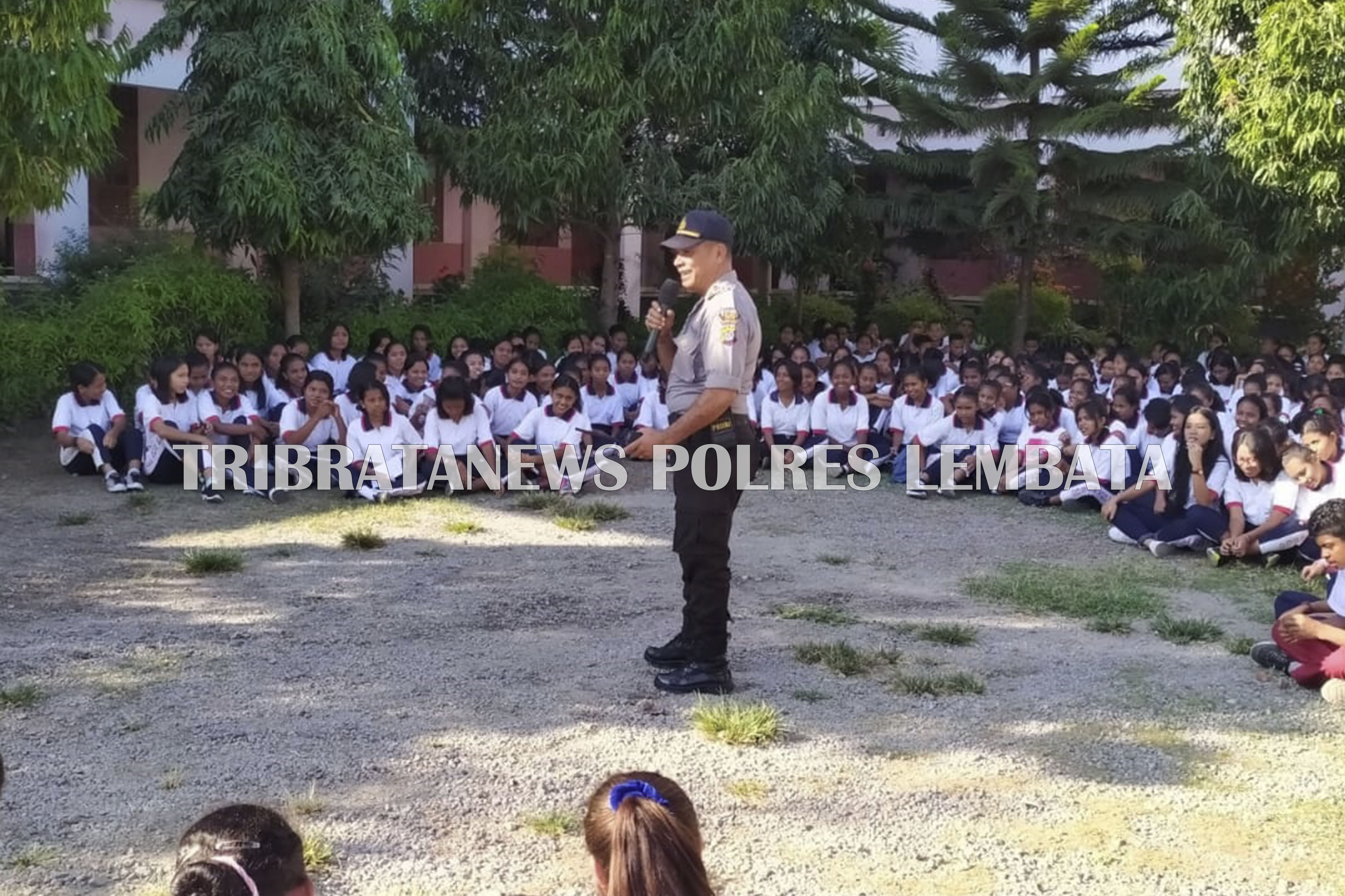 SAT BINMAS BERIKAN PENYULUHAN DI SMA FRATERAN DON BOSCO