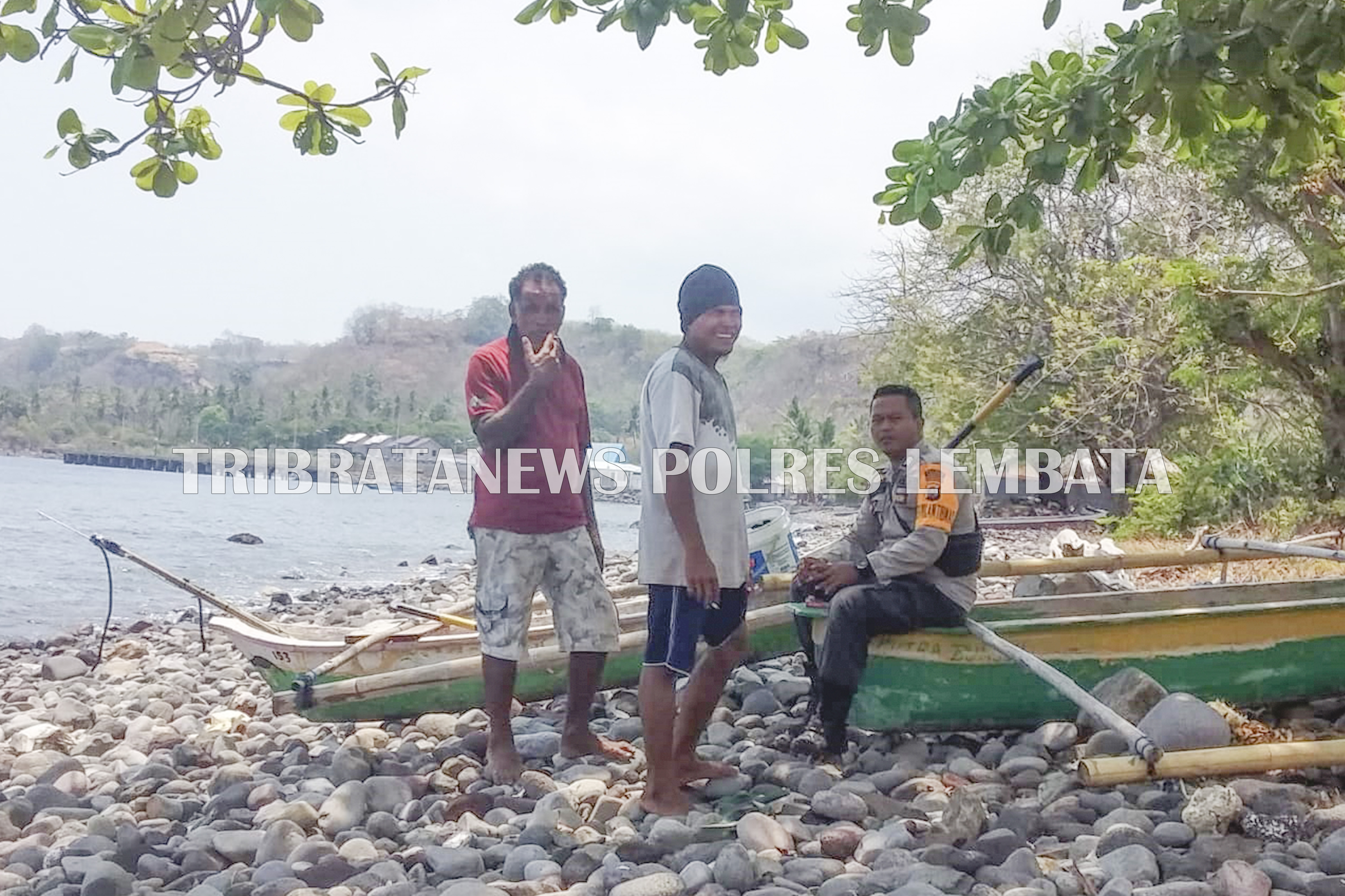 MERASA PEDULI, BRIGPOL EKO HIMBAU NELAYAN AGAR SELALU JAGA KESELAMATAN SAAT MELAUT