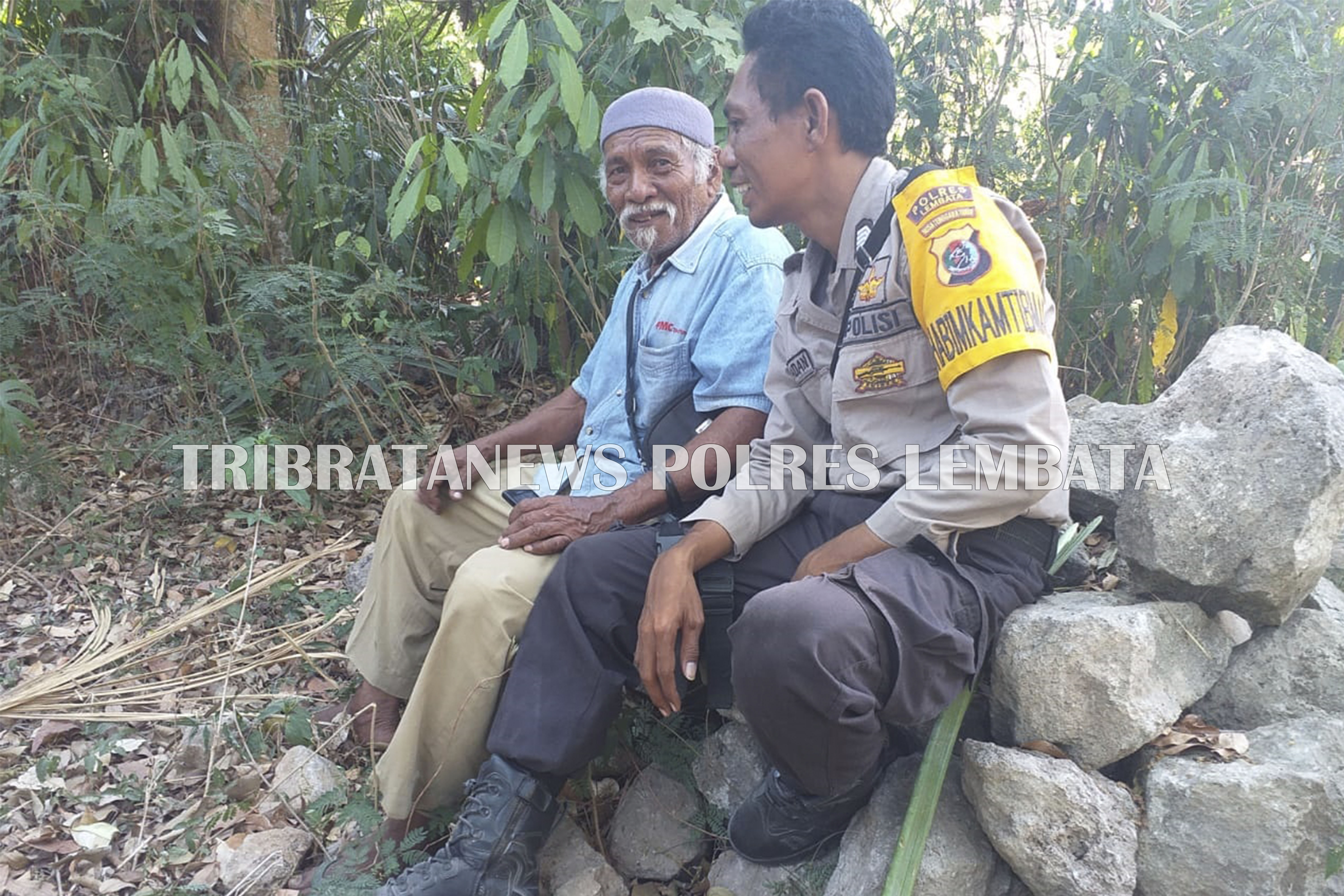 BRIPKA ANTONIUS AKTIF BERIKAN PESAN KAMTIBMAS KEPADA WARGA MASYARAKAT DESA SENTUHANNYABRIPKA ANTONIUS AKTIF BERIKAN PESAN KAMTIBMAS KEPADA WARGA MASYARAKAT DESA SENTUHANNYA