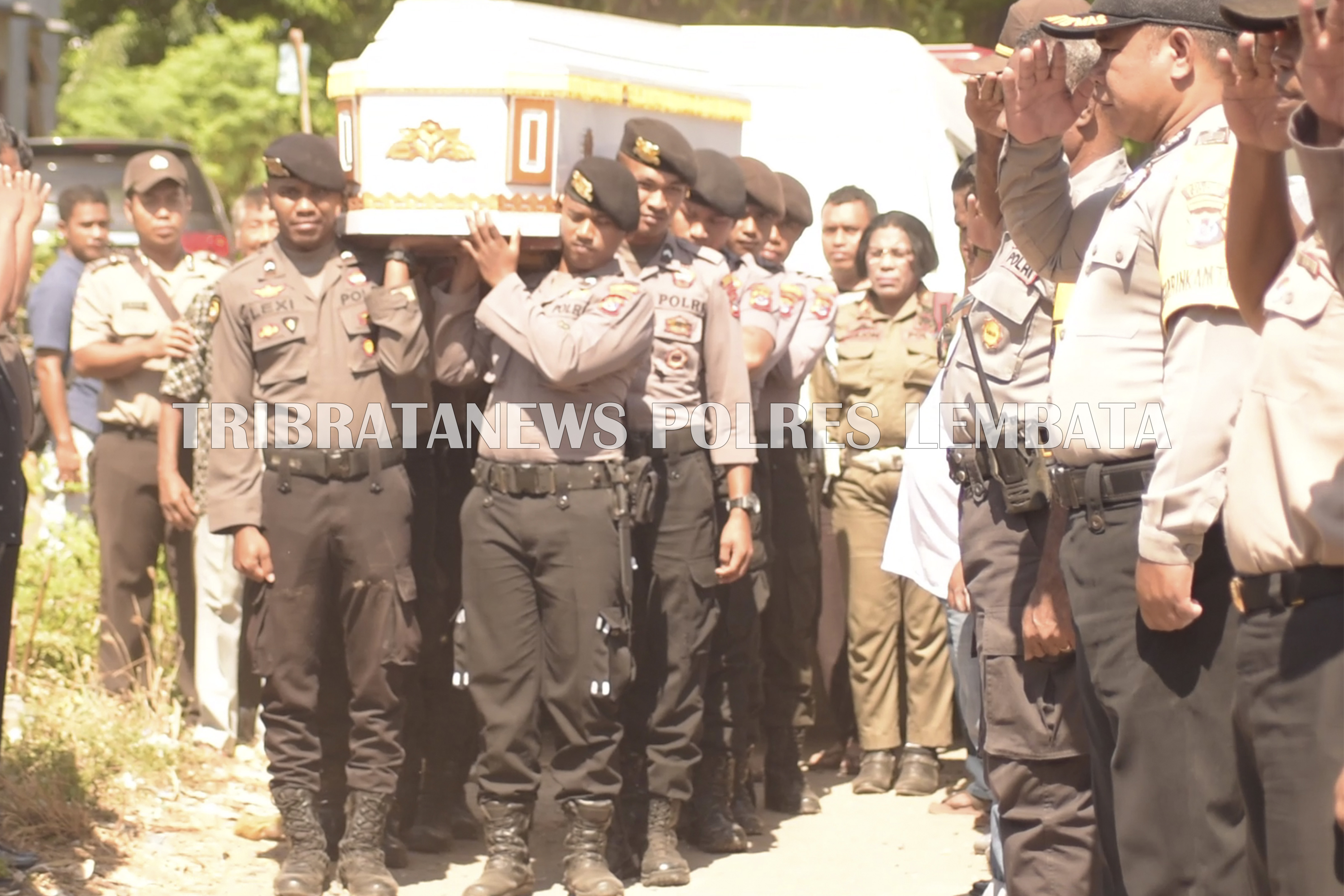 POLRES LEMBATA BERDUKA, KAPOLSEK BUYASURI IPDA I NENGAH SUKANATA DI KABARKAN MENINGGAL DUNIA