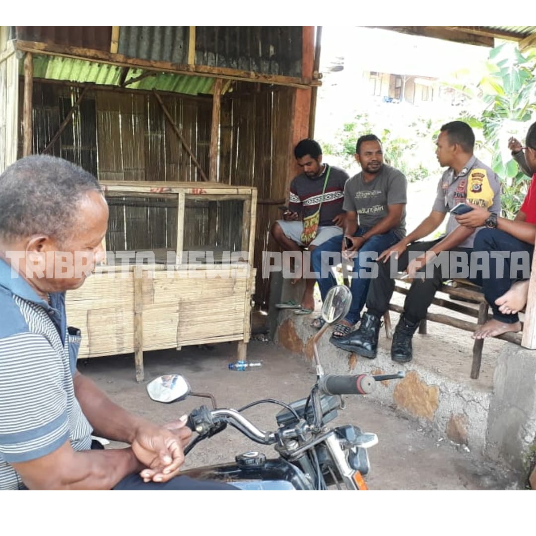 LAKSANAKAN PATROLI DI DESA TUBUKRAJAN, BHABINKAMTIBMAS DESA DULIR BERSAMA ANGGOTA PIKET POLSUBSEKTOR ATADEI HIMBAU HAL INI