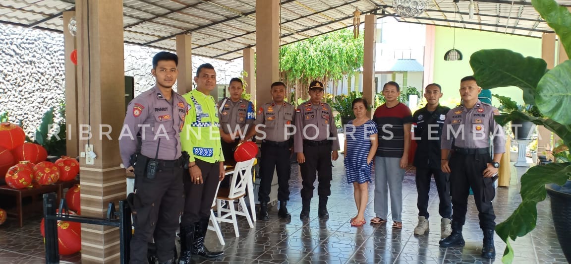 POLRES LEMBATA LAKUKAN PATROLI BERIKAN RASA AMAN PADA WARGA MASYARAKAT YANG MERAYAKAN HARI RAYA IMLEK TAHUN 2020