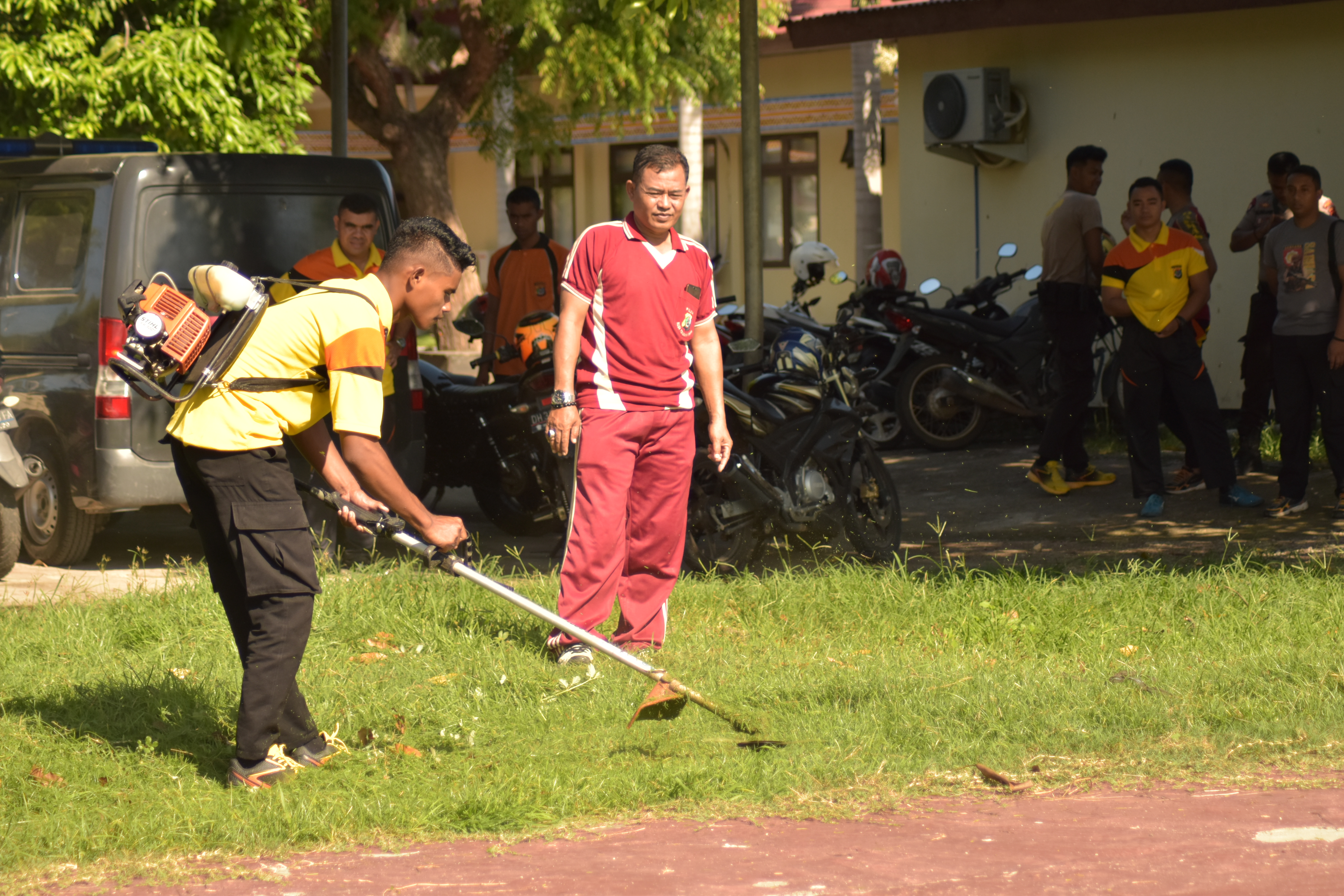 Agar Terhindar Dari Penyakit, Kapolres Lembata Himbau Anggota Polres Lembata, Harus Menjaga Kebersihan Lingkungan Baik Di Kantor Maupun Di Rumah