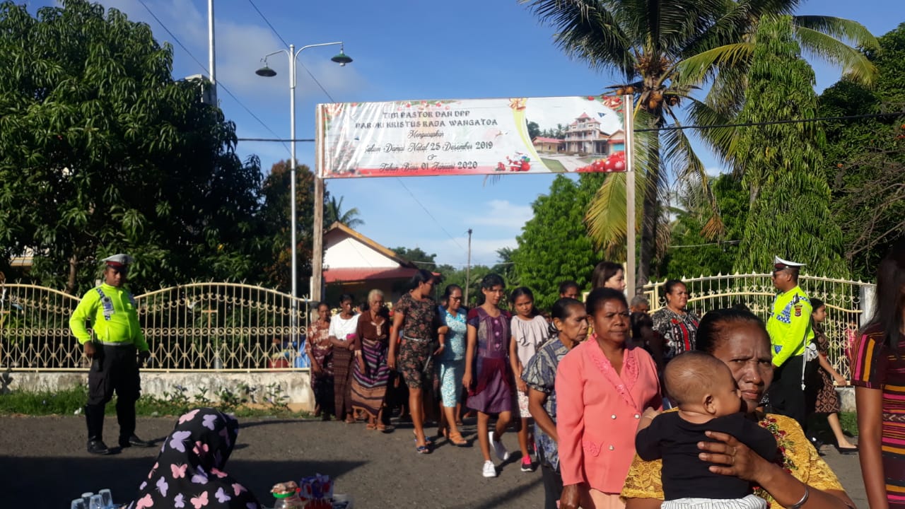 Satuan Lalu Lintas Polres Lembata secara rutin lakukan pengamanan misa di tempat ibadah