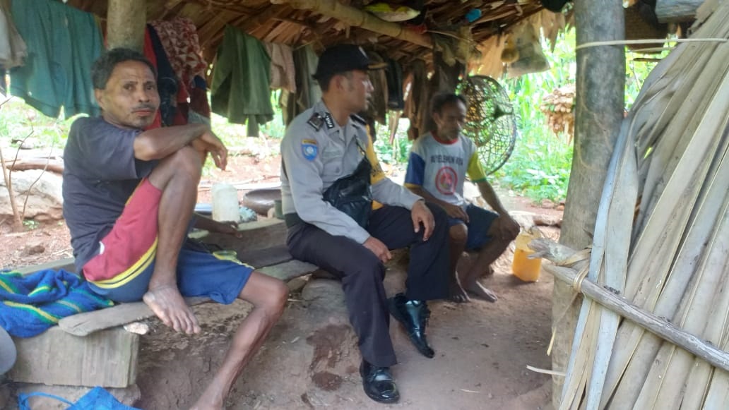 Bripka Putu aktif sampaikan pesan kamtibmas kepada warga masyarakat desa Besan