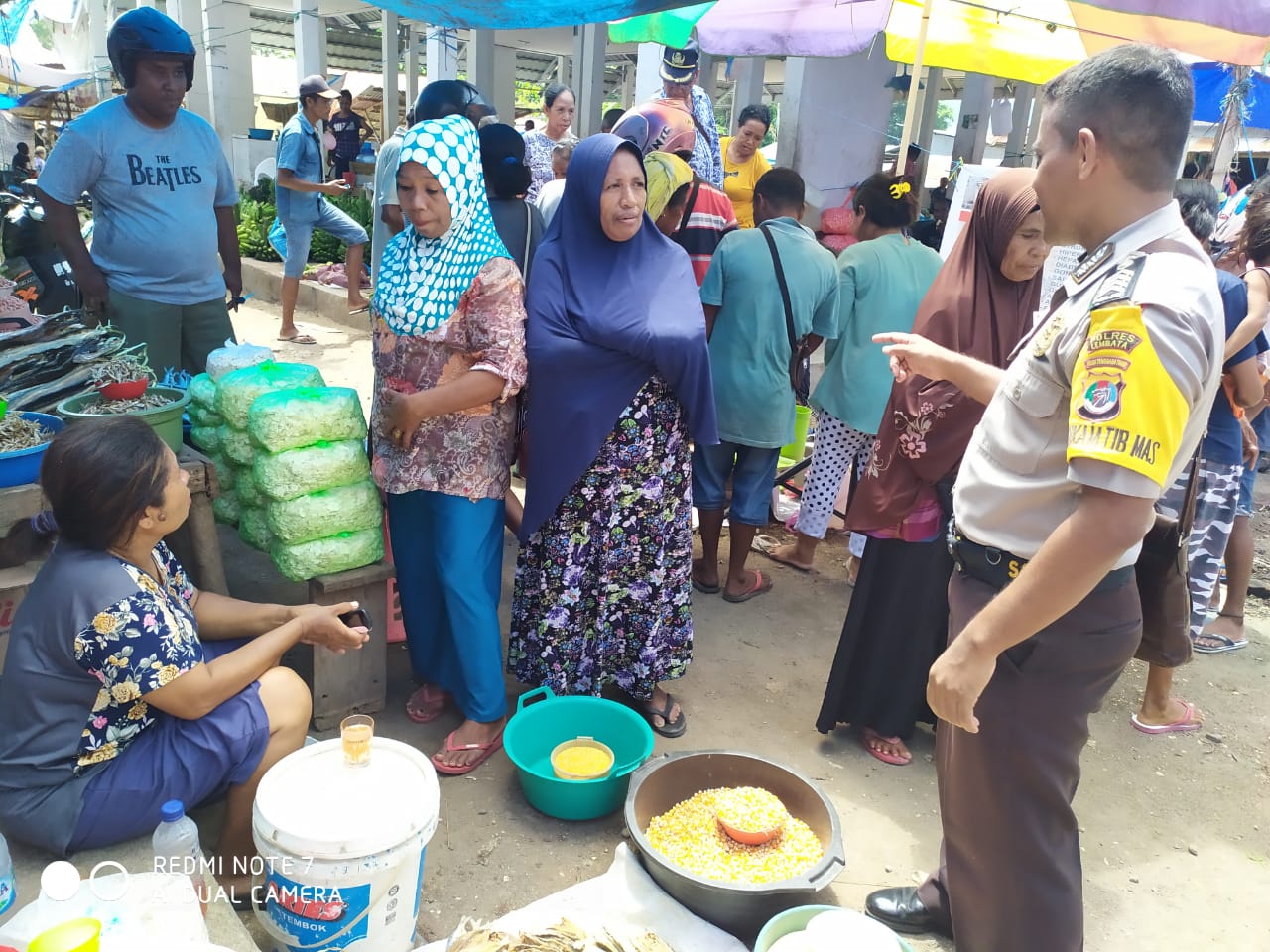 Bripka Ruslan aktif monitoring kegiatan masyarakat di pasar