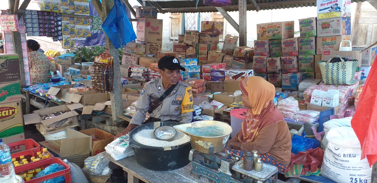 Bripka Antonius Himbau Warga Jaga Kebersihan