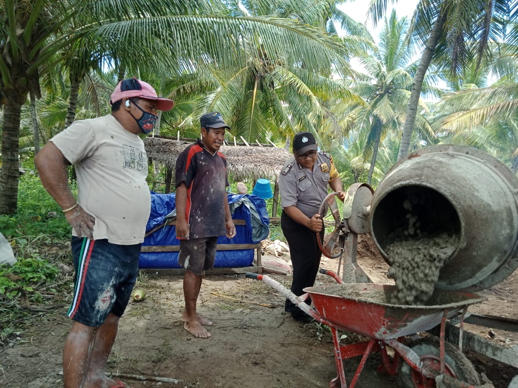 Bhabin Desa Baobolak Sambangi Warga