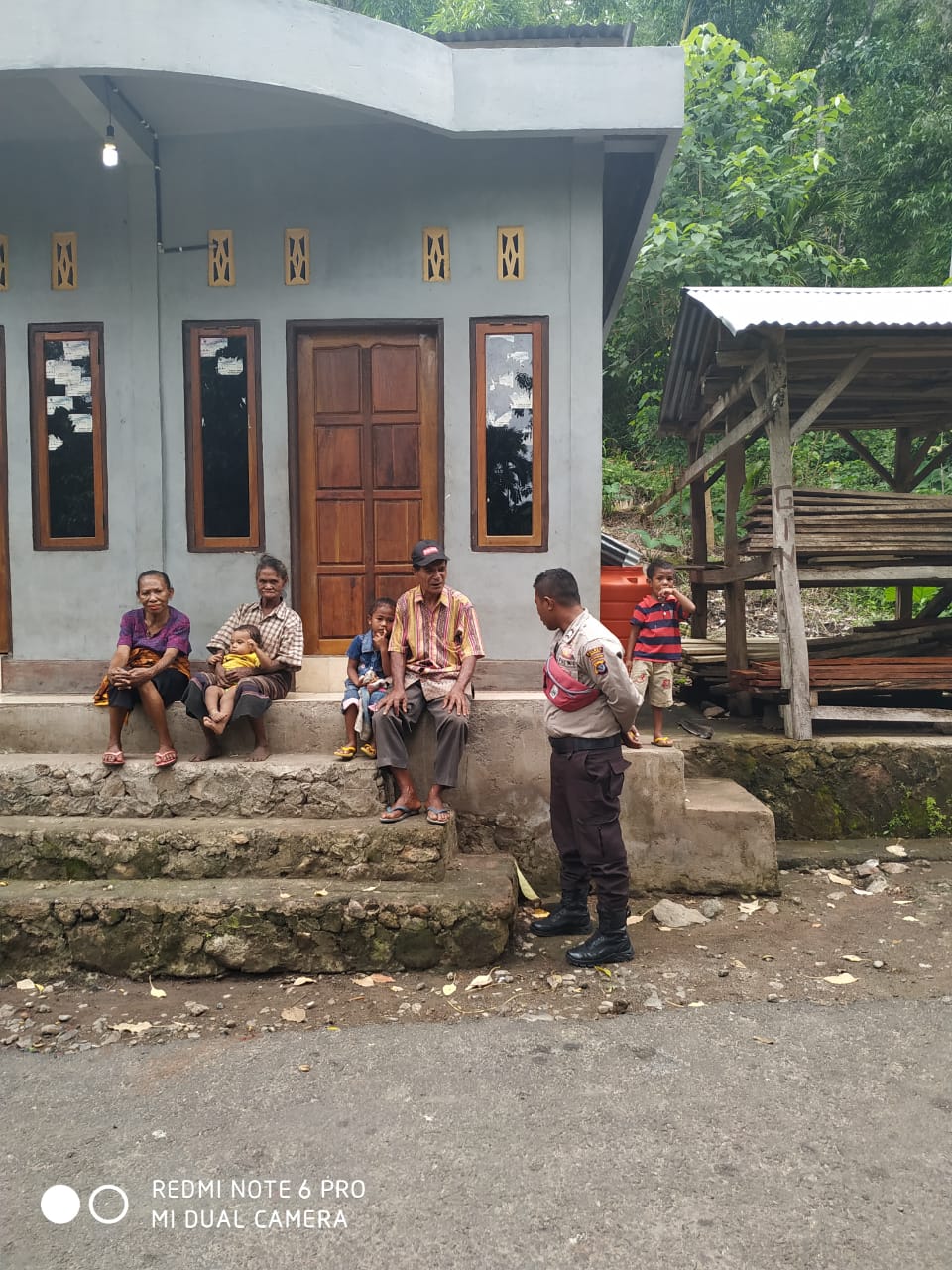 Brigpol Hasan Himbau warga Jaga kebersihan