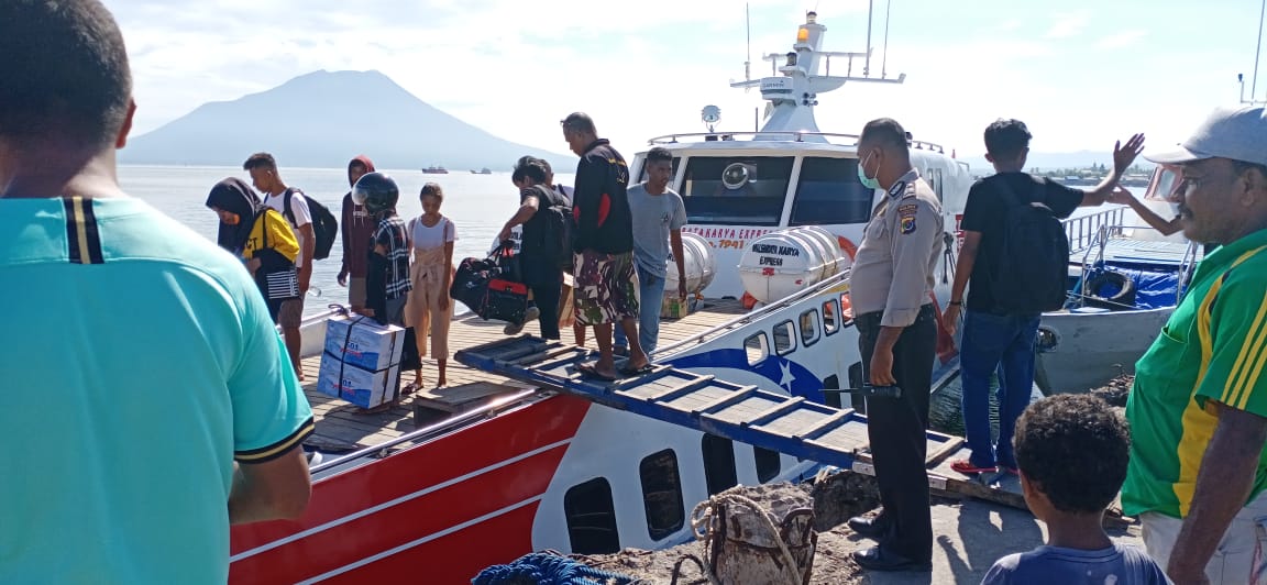 KPPP laut lewoleba lakukan pemantauan dan pengamanan aktifitas di pelabuhan laut lewoleba